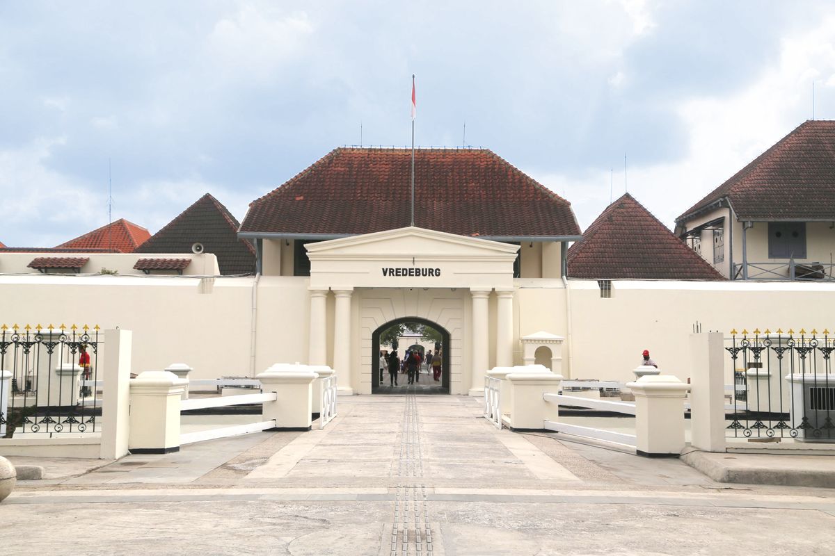 Menjelajahi Jejak Peninggalan Kolonial di Indonesia