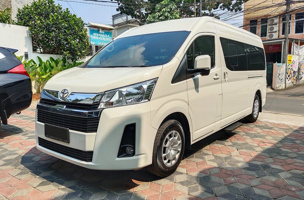 Sewa Hiace Premio Keluarga Terbaik dan Termurah di Malang: Panduan Lengkap 2025